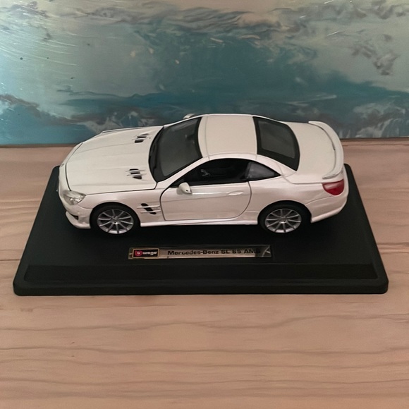 White Mercedes-Benz model SL 65 AMG GUC Arbonne - Picture 2 of 13